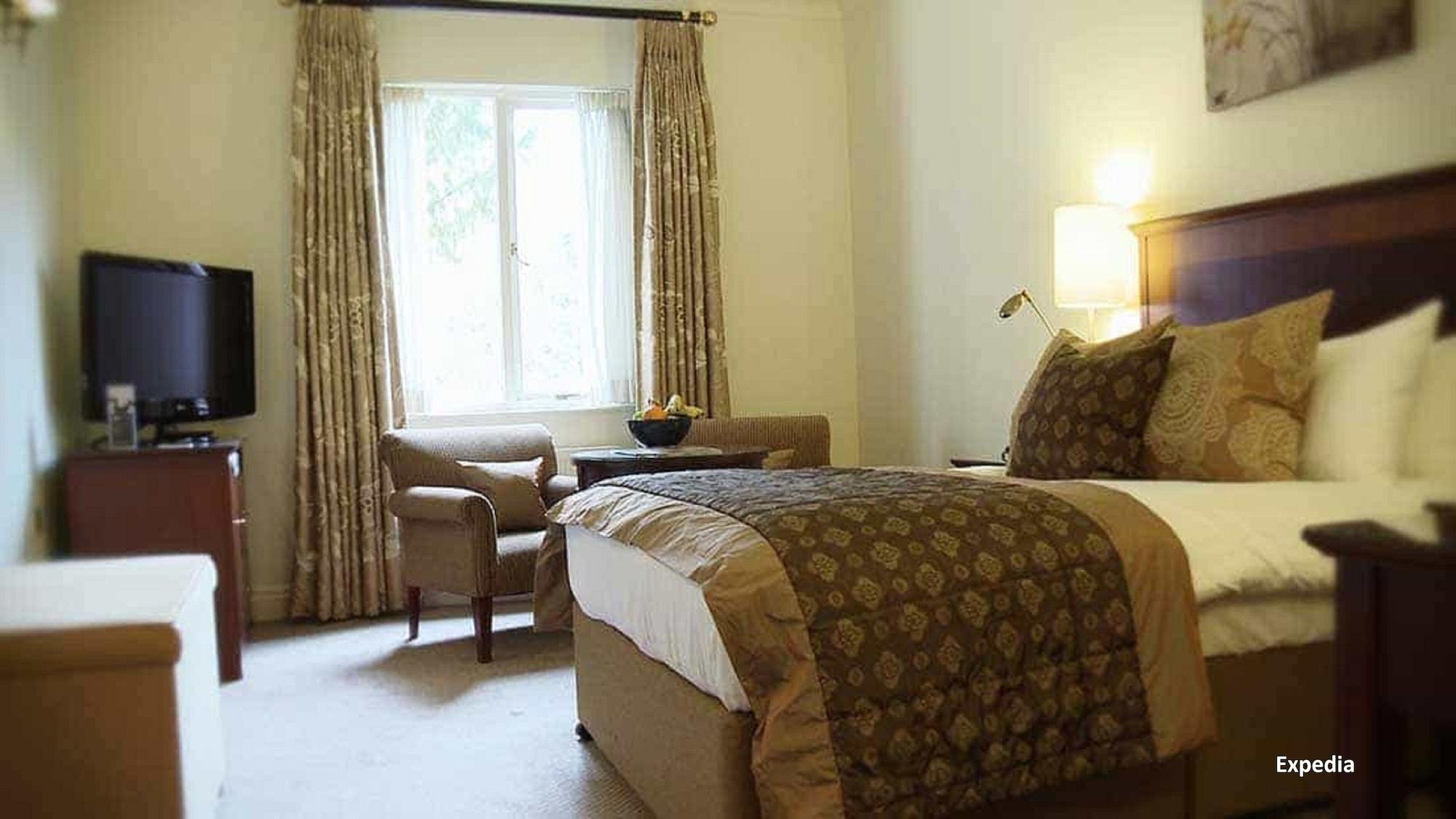 Audleys Wood Hotel, Basingstoke Bagian luar foto