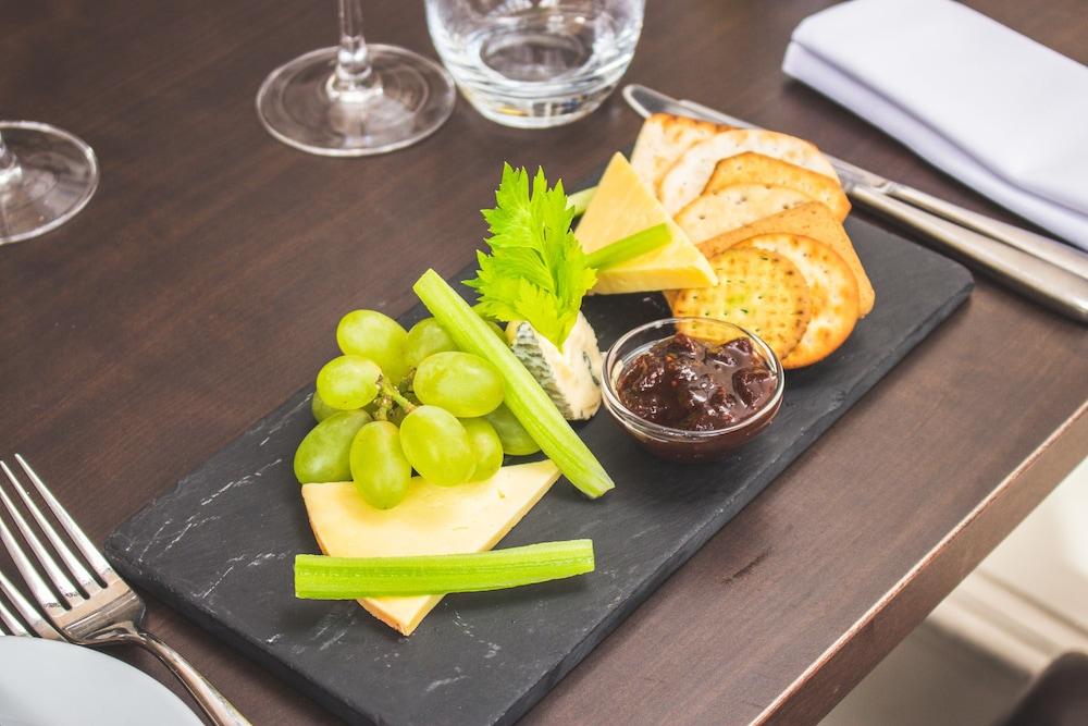 Audleys Wood Hotel, Basingstoke Bagian luar foto
