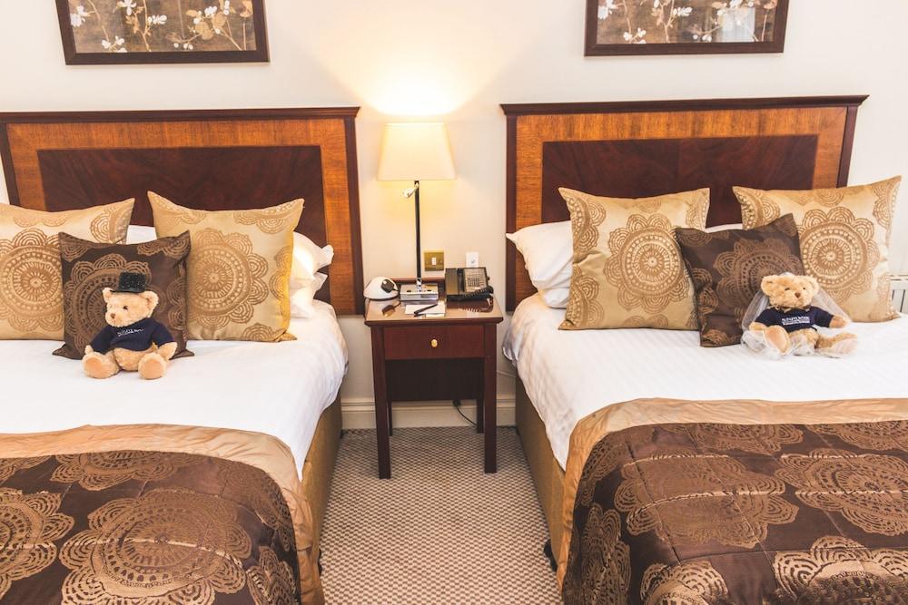 Audleys Wood Hotel, Basingstoke Bagian luar foto