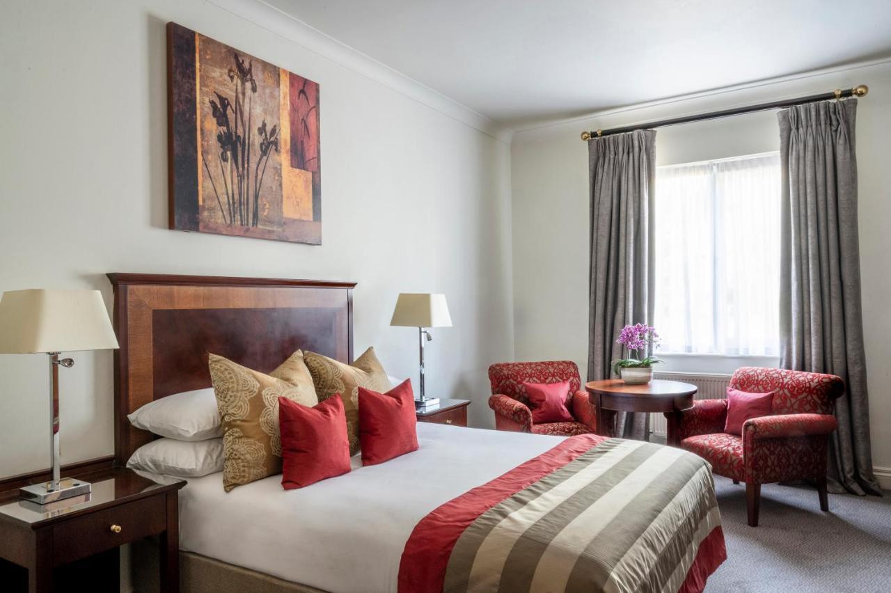 Audleys Wood Hotel, Basingstoke Bagian luar foto