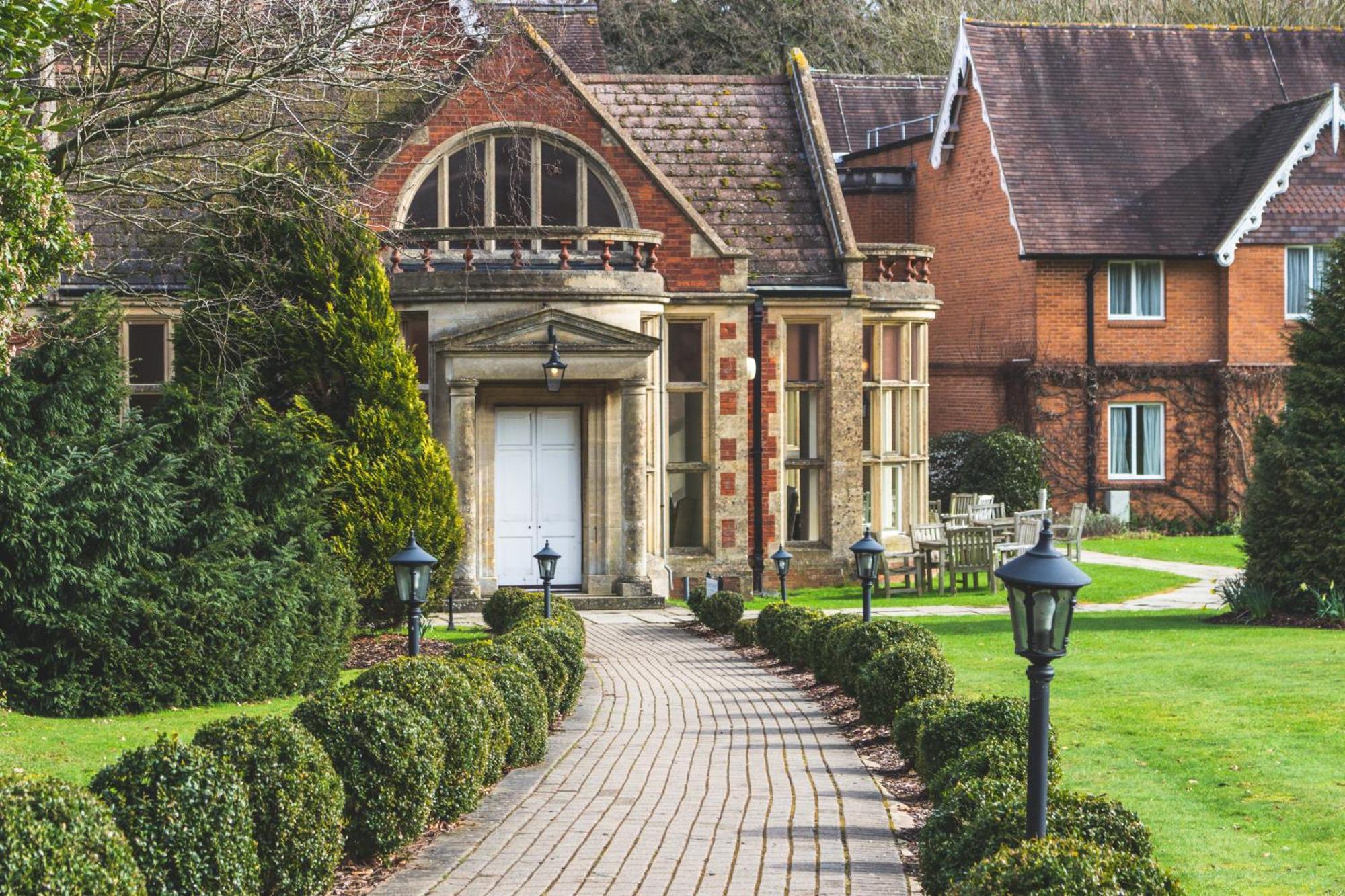 Audleys Wood Hotel, Basingstoke Bagian luar foto