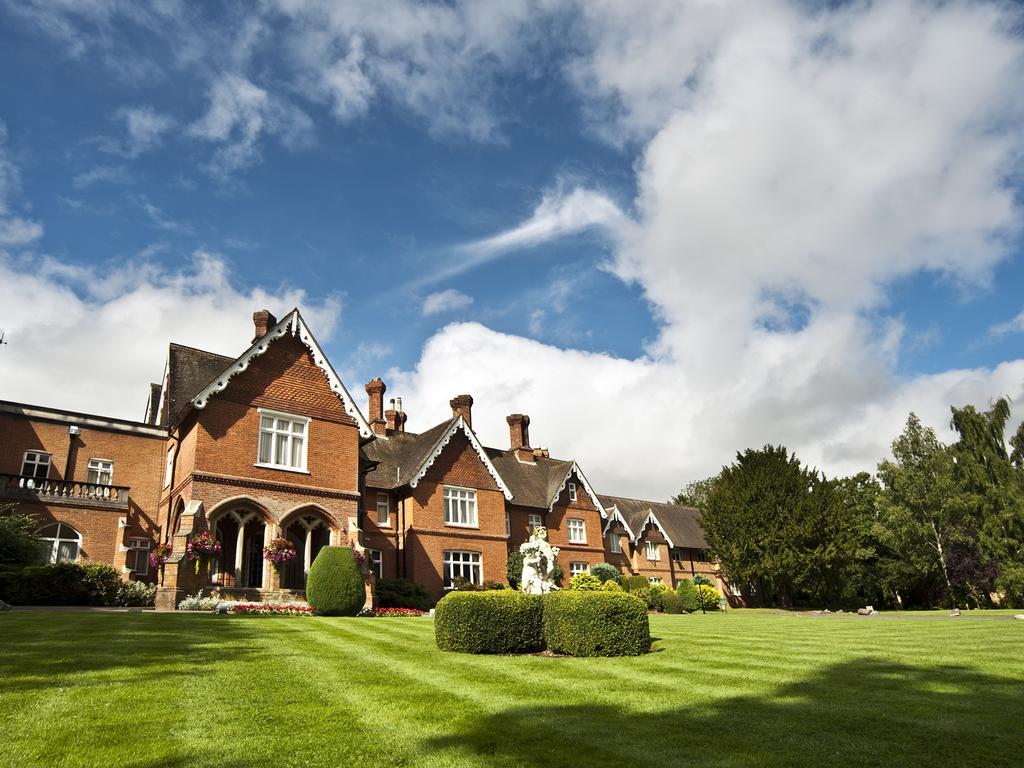 Audleys Wood Hotel, Basingstoke Bagian luar foto