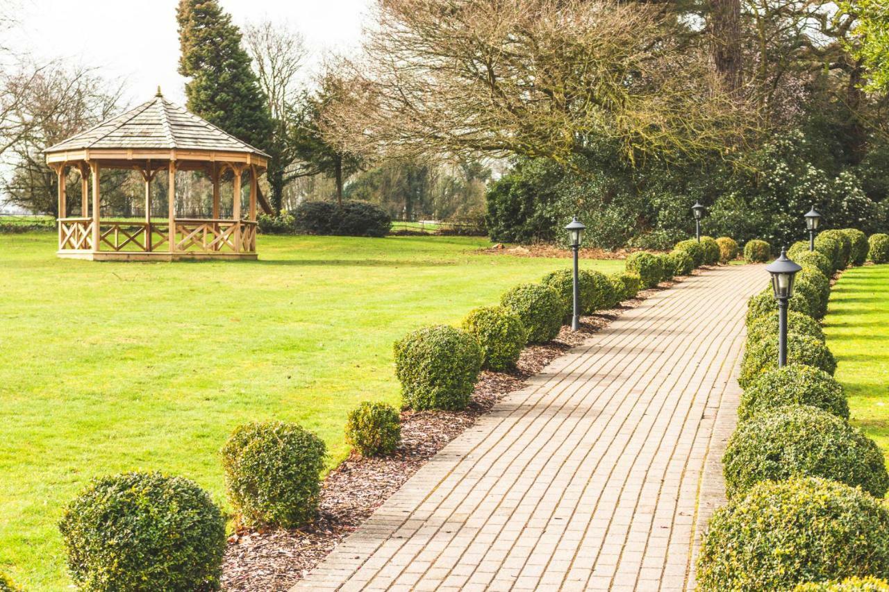 Audleys Wood Hotel, Basingstoke Bagian luar foto