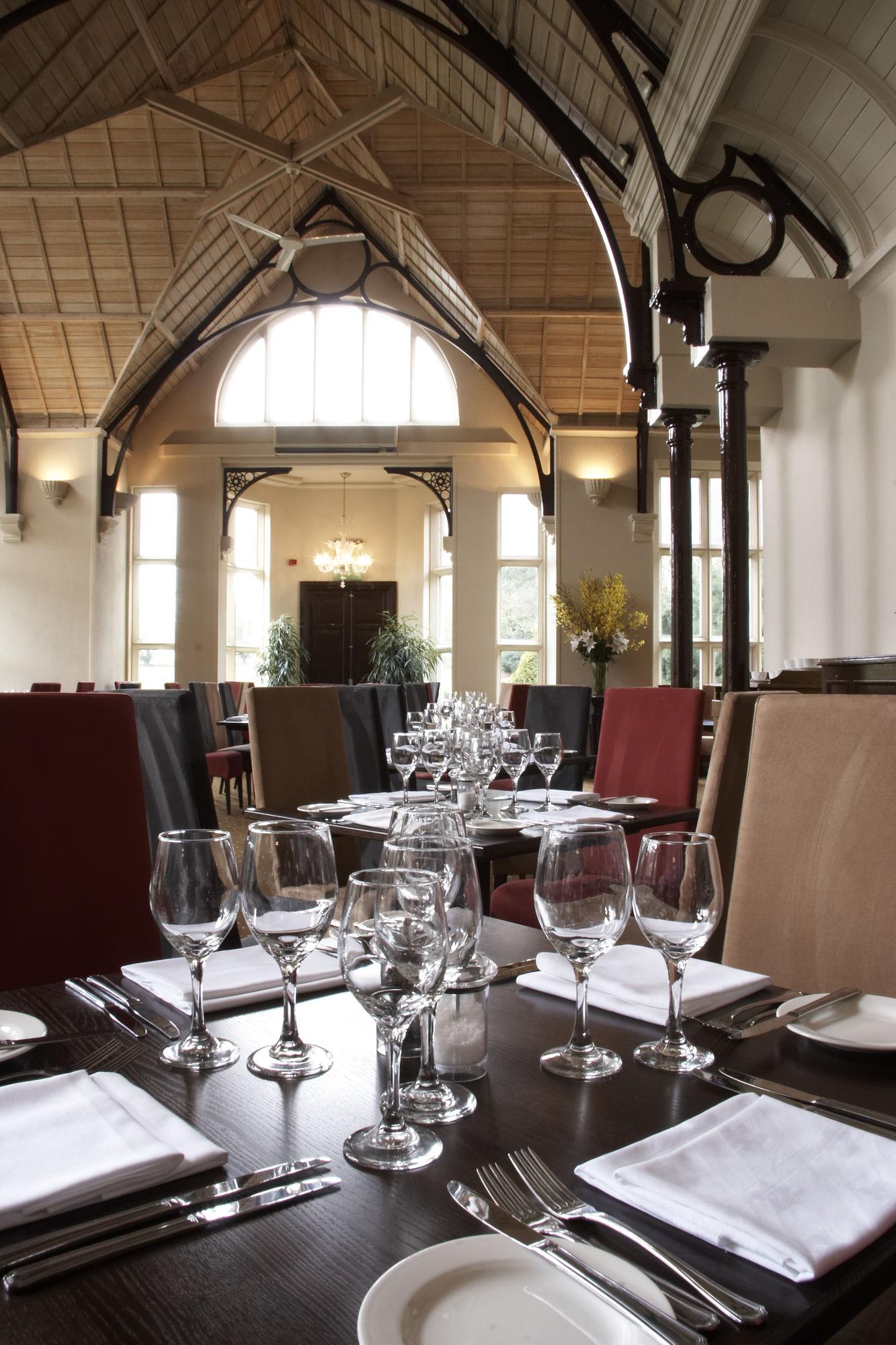 Audleys Wood Hotel, Basingstoke Bagian luar foto