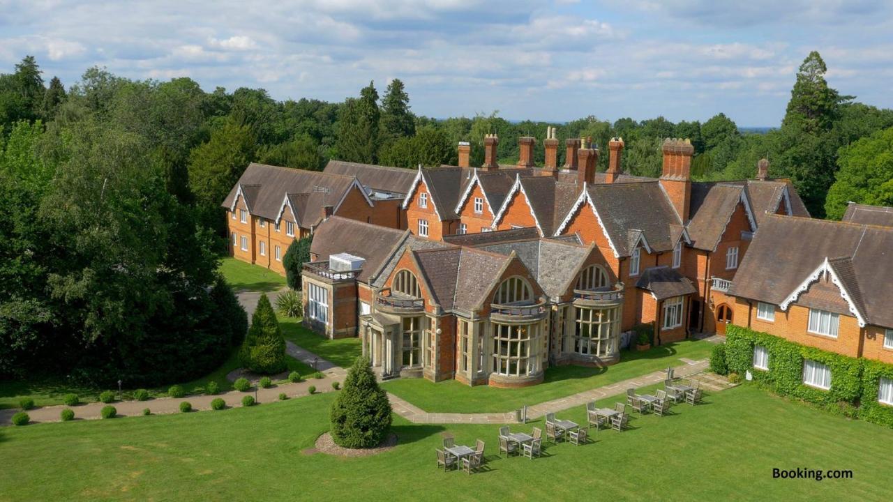 Audleys Wood Hotel, Basingstoke Bagian luar foto